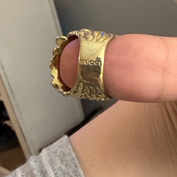 Gucci Gold Lion Head Ring - Picture 5 of 6